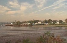 Looking downstream at the Metal Bank site and mudflats on the Delaware River in 1991.